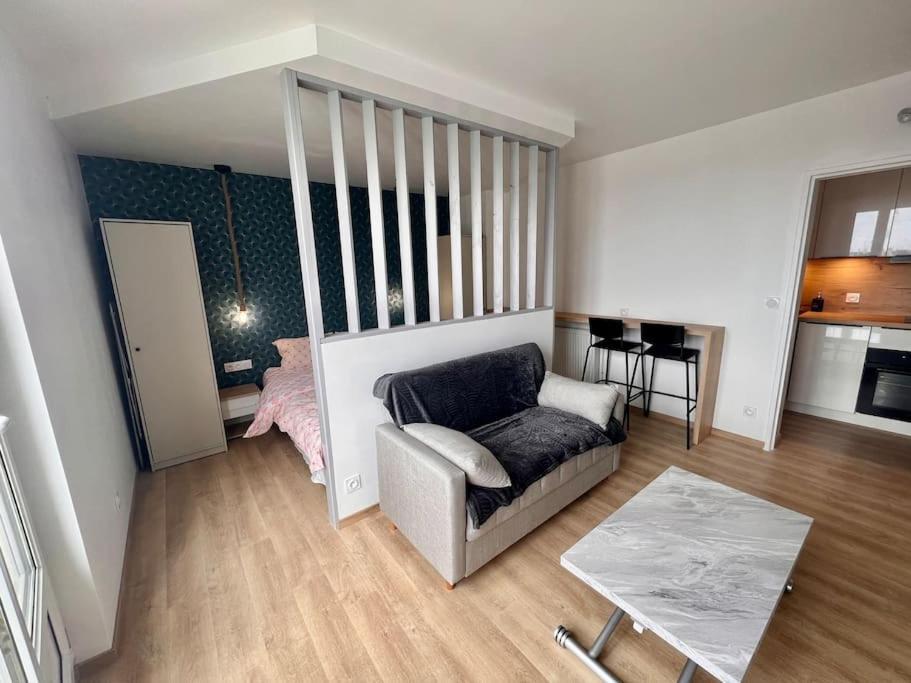 Appartement Proche Des Prebendes Tours Bagian luar foto